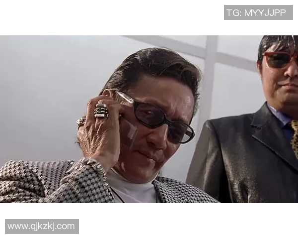 少林足球中的谢贤：从武术到足球的传奇之路与人生启示